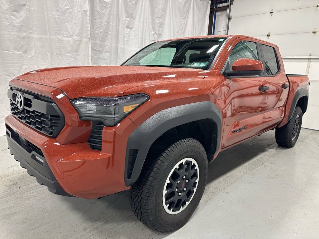 Used 2025 Toyota Tacoma TRD Off-Road image 3