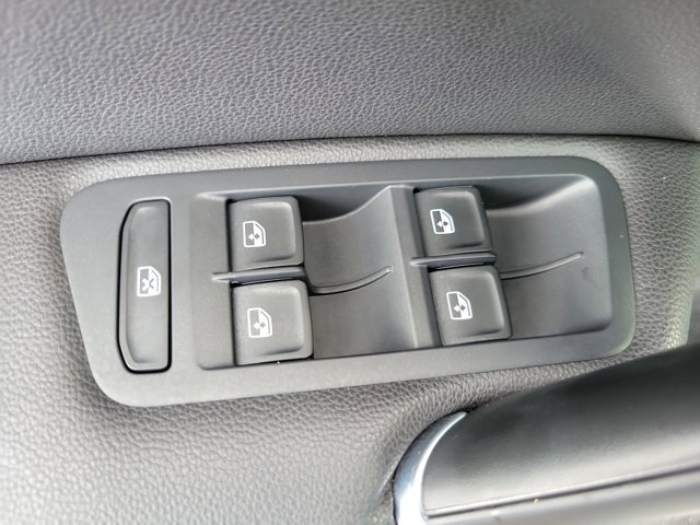 Used 2021 Volkswagen Golf 4-Door image 21