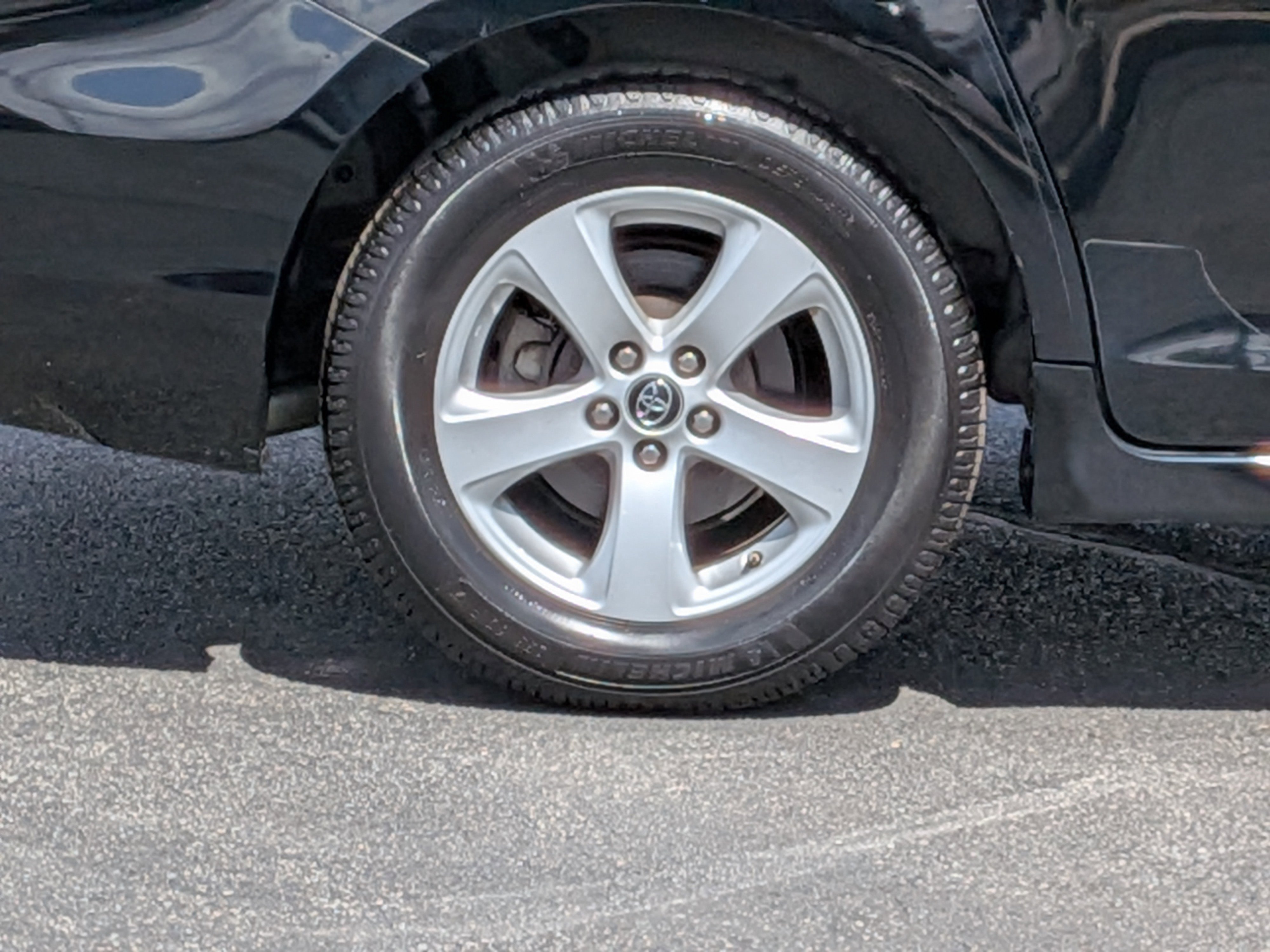 Used 2019 Toyota Sienna L w/ Carpet Mat Package FWD image 10