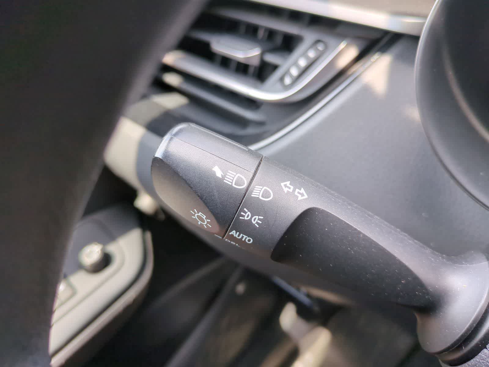 Used 2019 Toyota C-HR LE FWD image 25