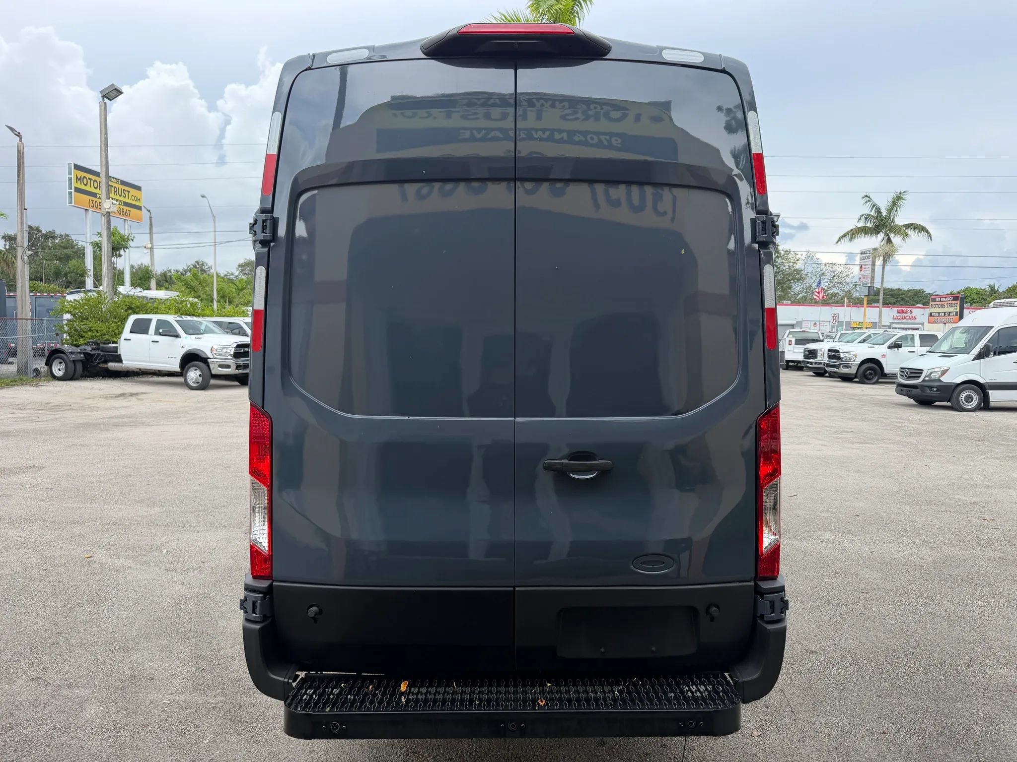 Used 2020 Ford Transit 250 148 High Roof Extended RWD image 4