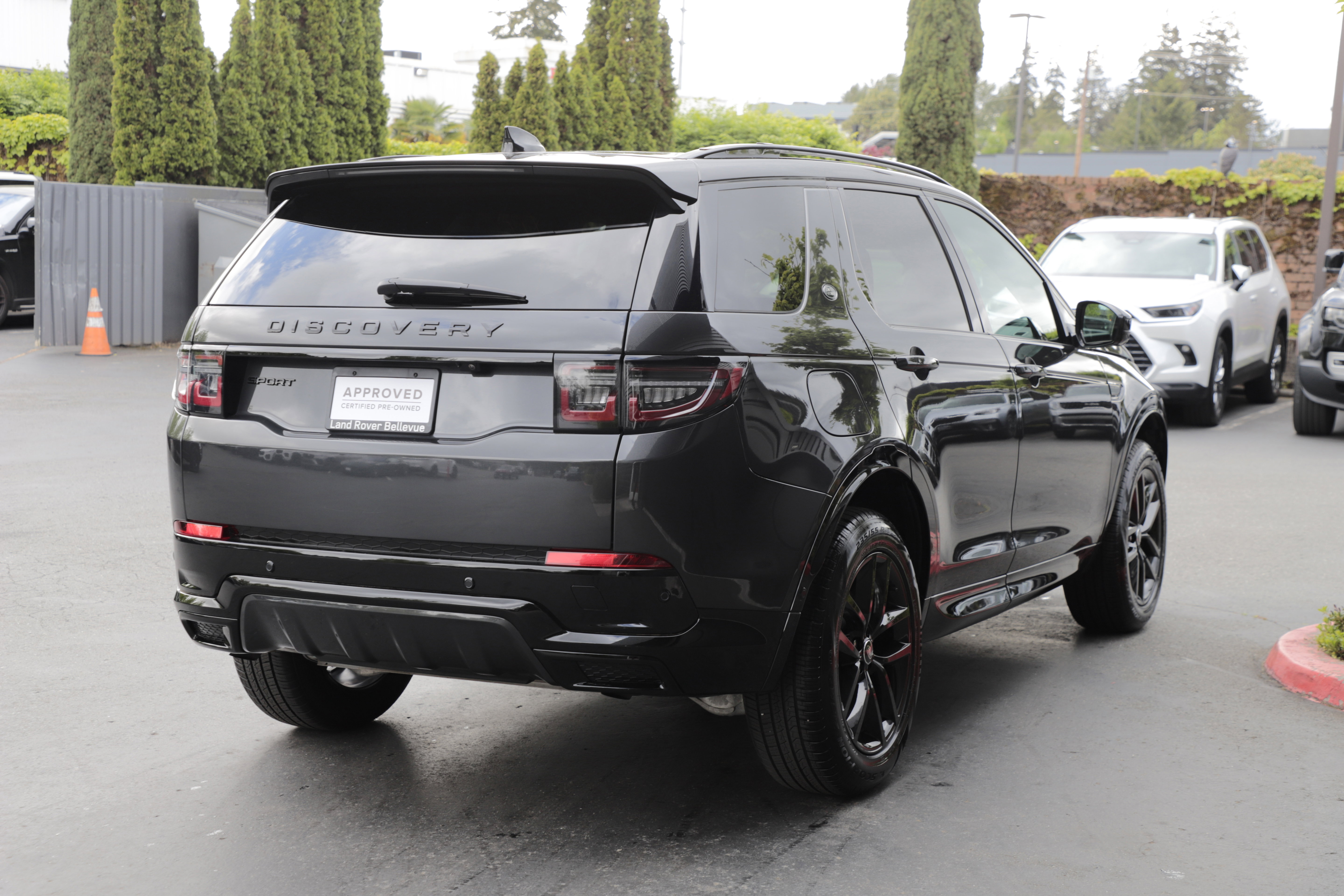 Certified 2025 Land Rover Discovery Sport Dynamic SE AWD/4WD image 10