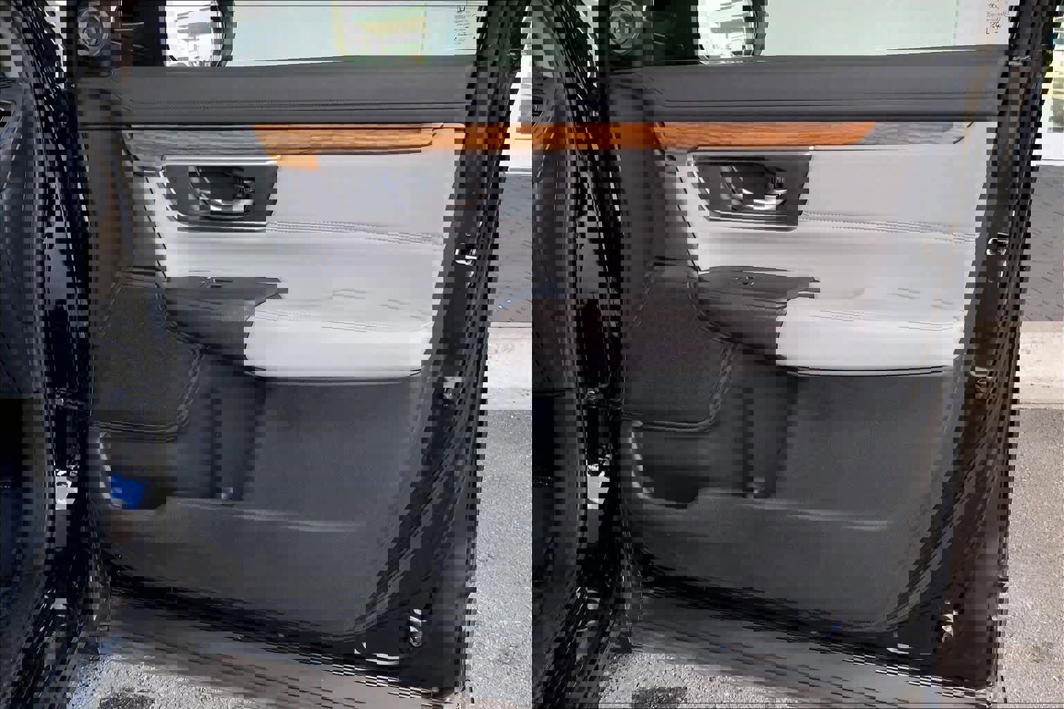 Used 2020 Honda CR-V Touring image 23