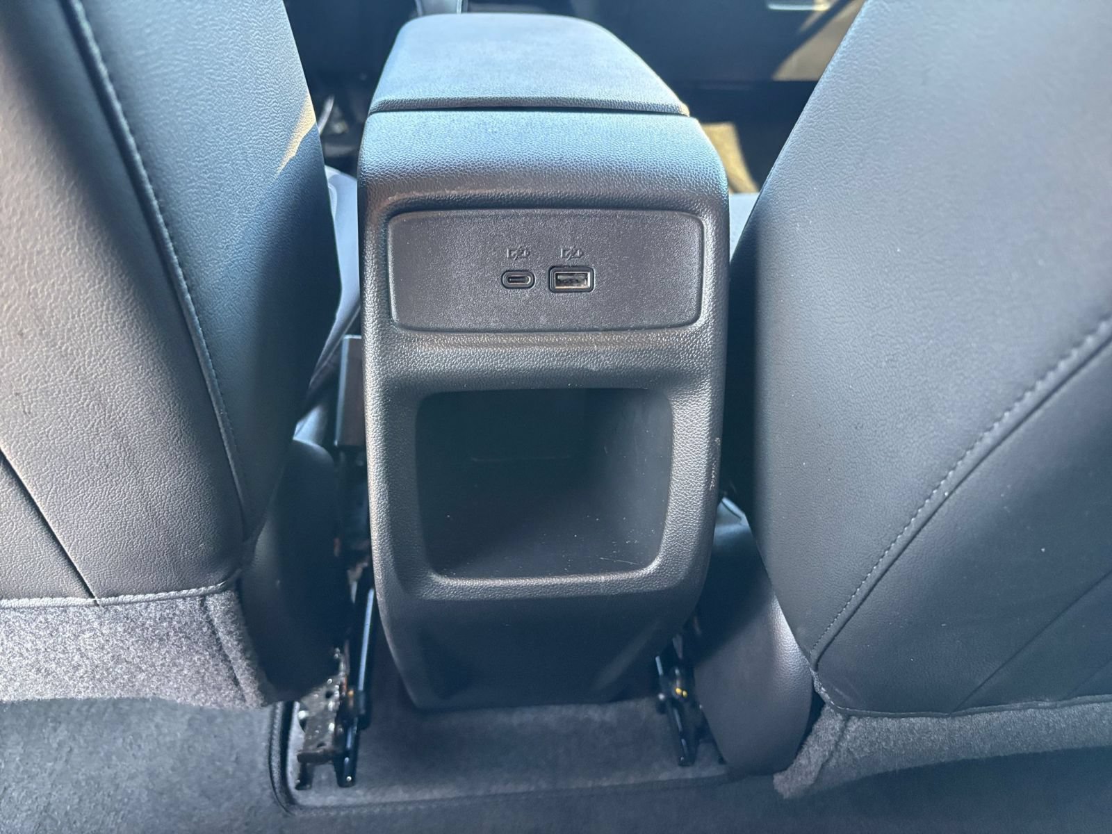 Used 2025 Chevrolet Trax LT w/ LT Convenience Package FWD image 22