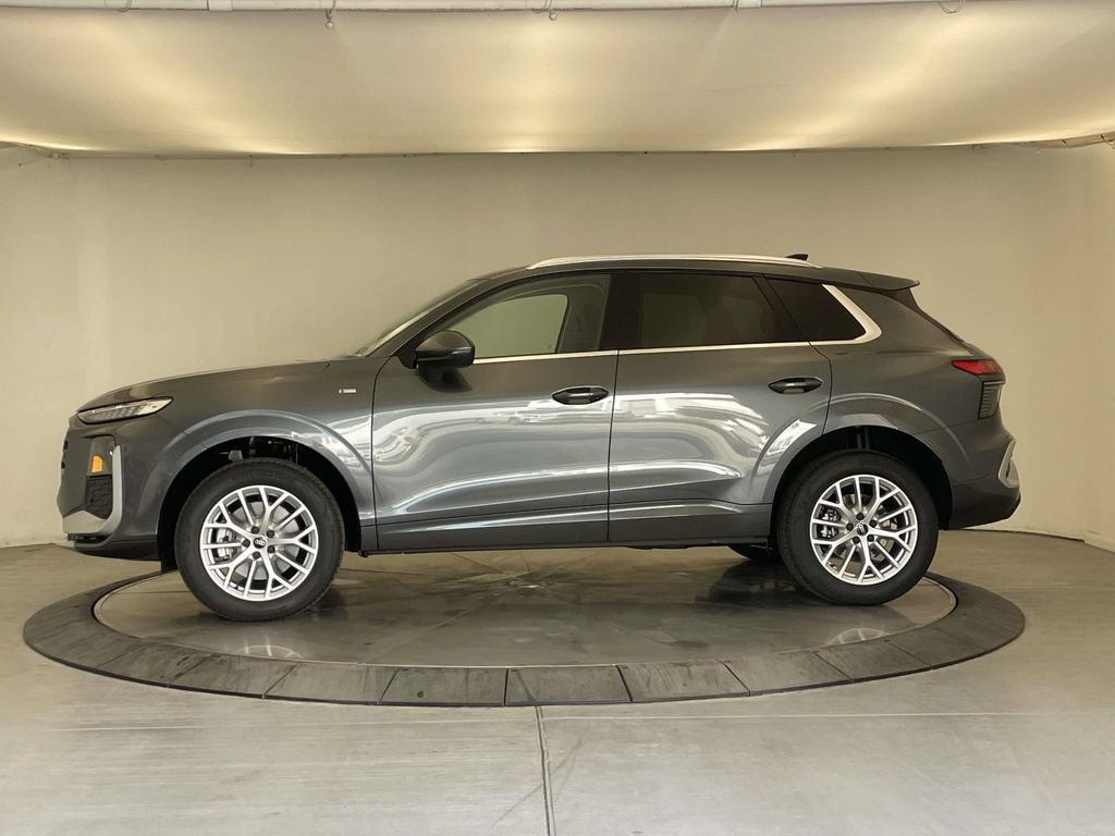 New 2026 Audi Q3 quattro 2.0T AWD/4WD image 2
