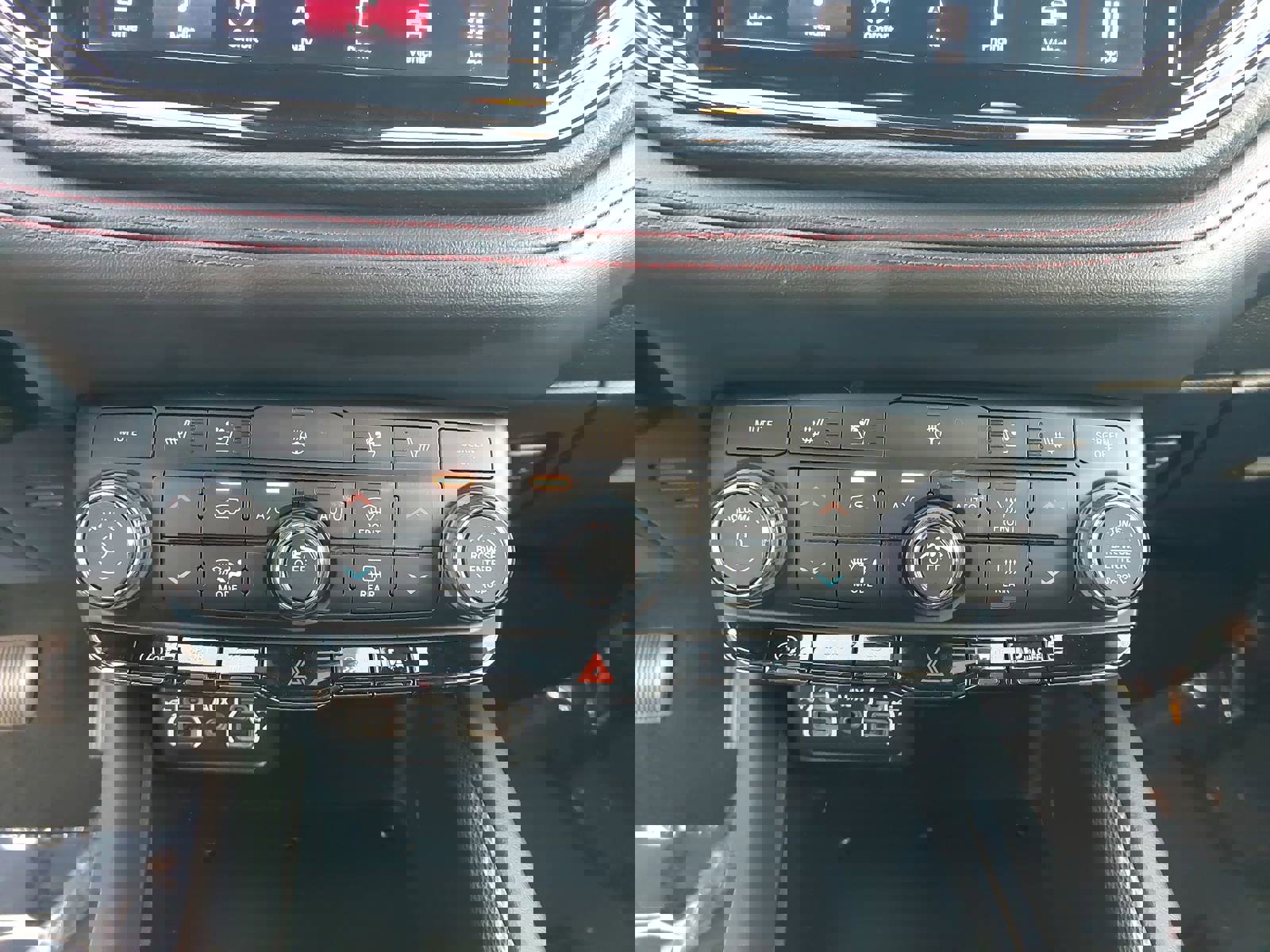 Used 2024 Dodge Durango GT image 22