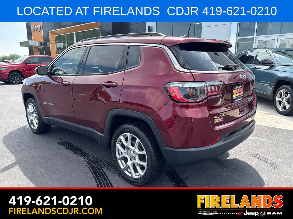Used 2022 Jeep Compass Latitude AWD/4WD image 3