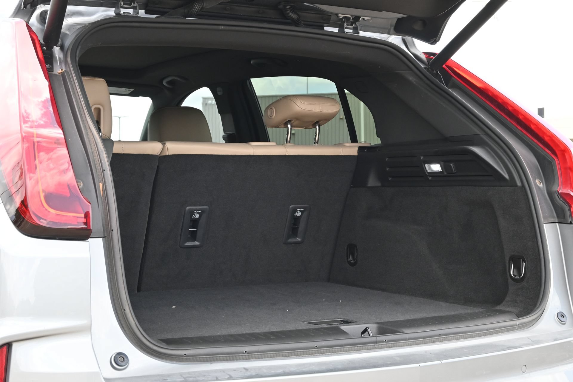 Used 2024 Cadillac XT4 Luxury w/ Cold Weather Package FWD image 23