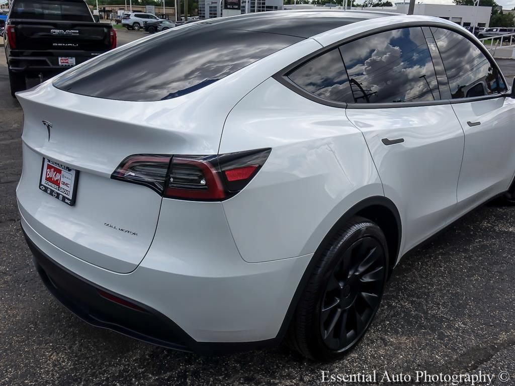 Used 2025 Tesla Model Y Long Range AWD/4WD image 8