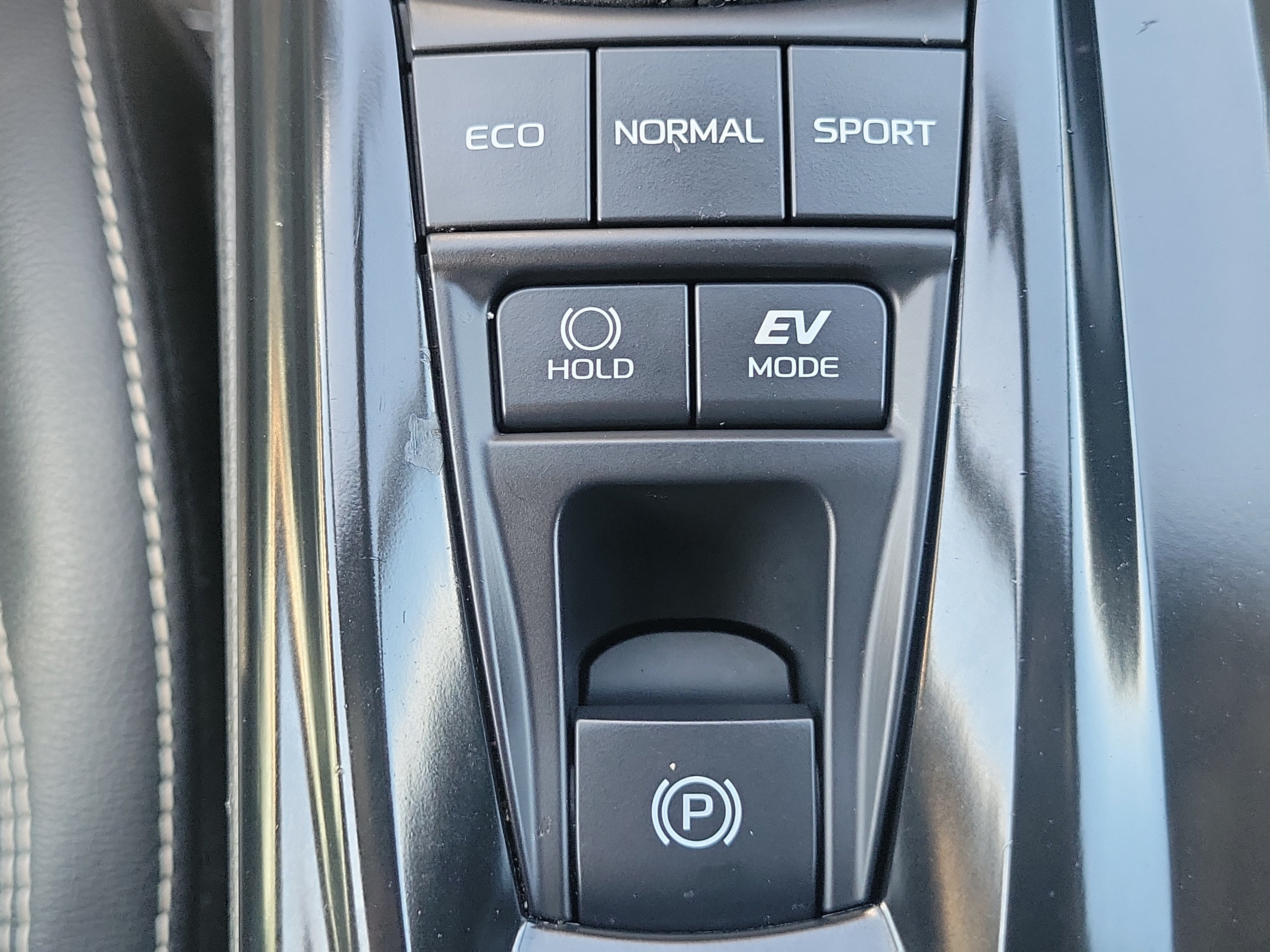 Used 2025 Toyota Camry SE FWD image 25