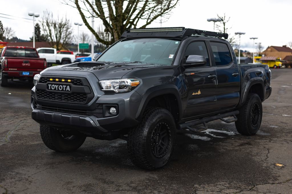 Used 2016 Toyota Tacoma TRD Sport image 6