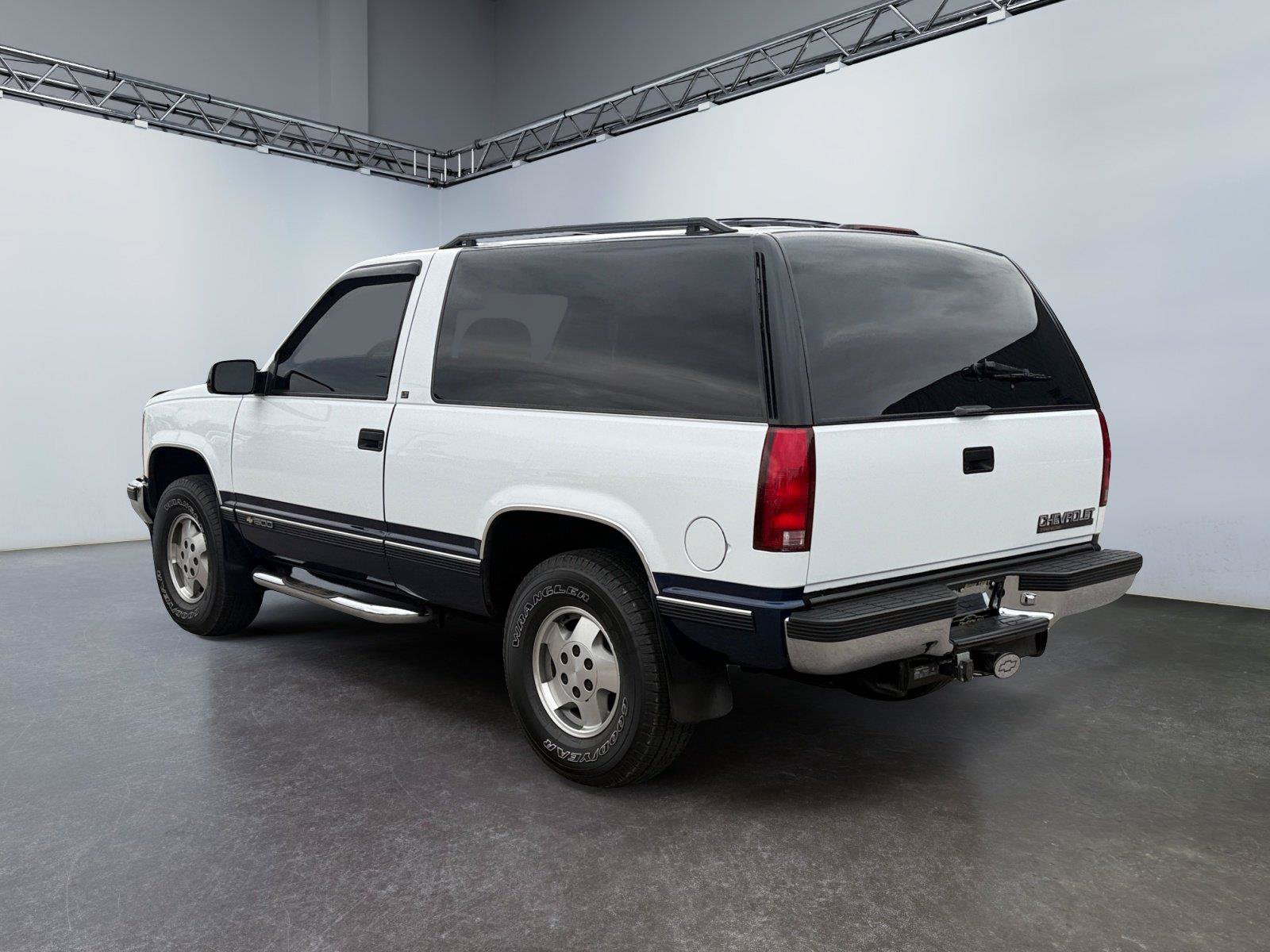 Used 1995 Chevrolet Tahoe 4WD 2-Door image 5