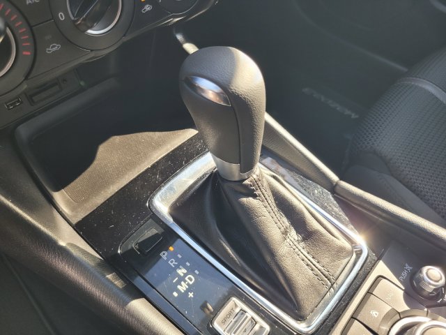 Used 2017 MAZDA MAZDA3 Sport w/ Preferred Equipment Package FWD image 18