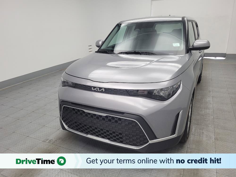 Used 2025 Kia Soul LX FWD image 1