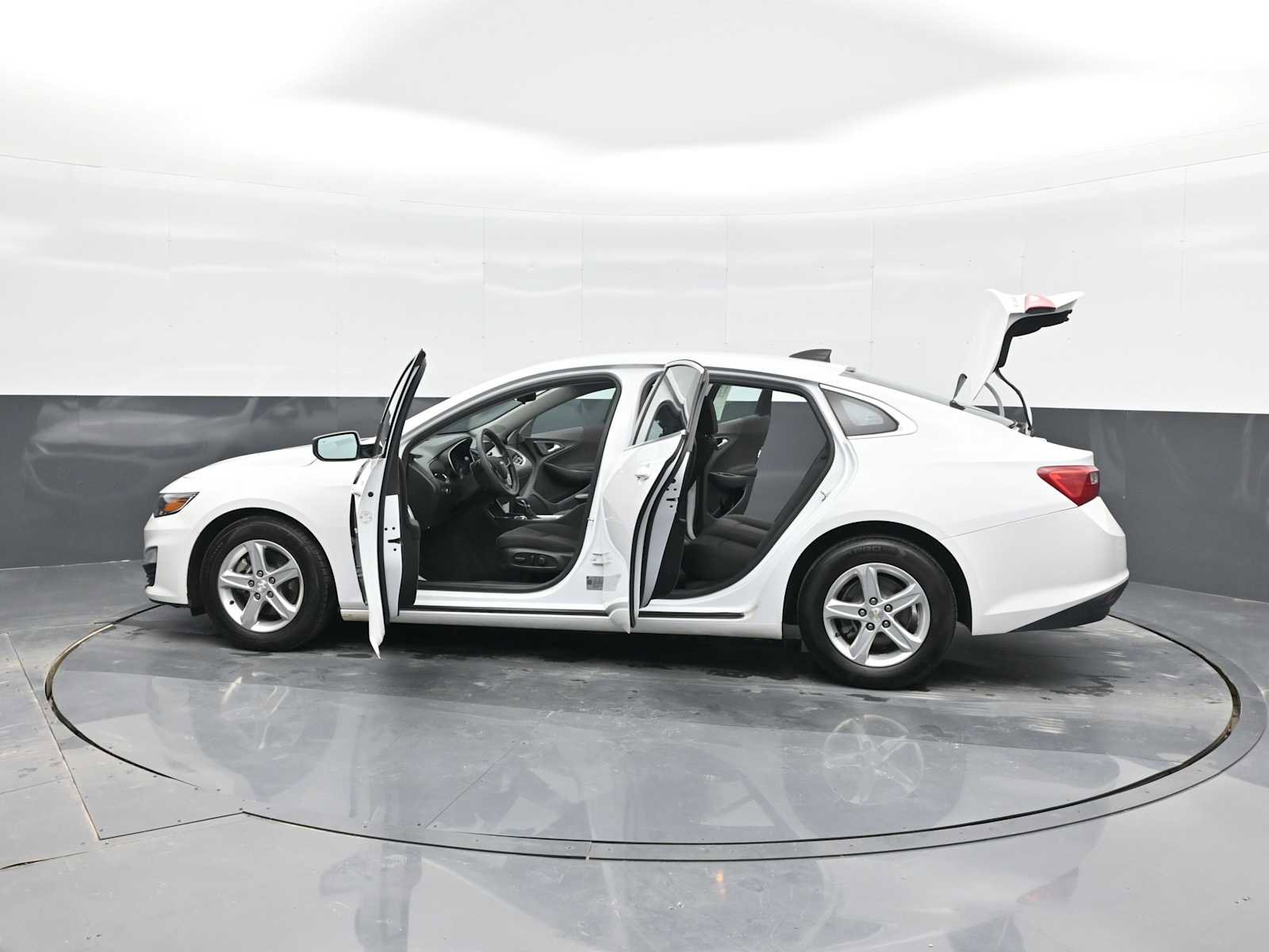 Used 2022 Chevrolet Malibu LS w/ Driver Confidence Package II image 40