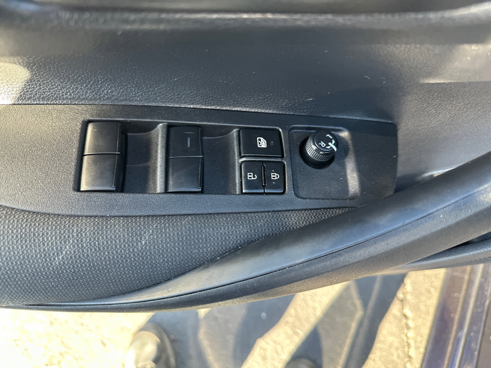 Used 2022 Toyota Corolla LE image 27