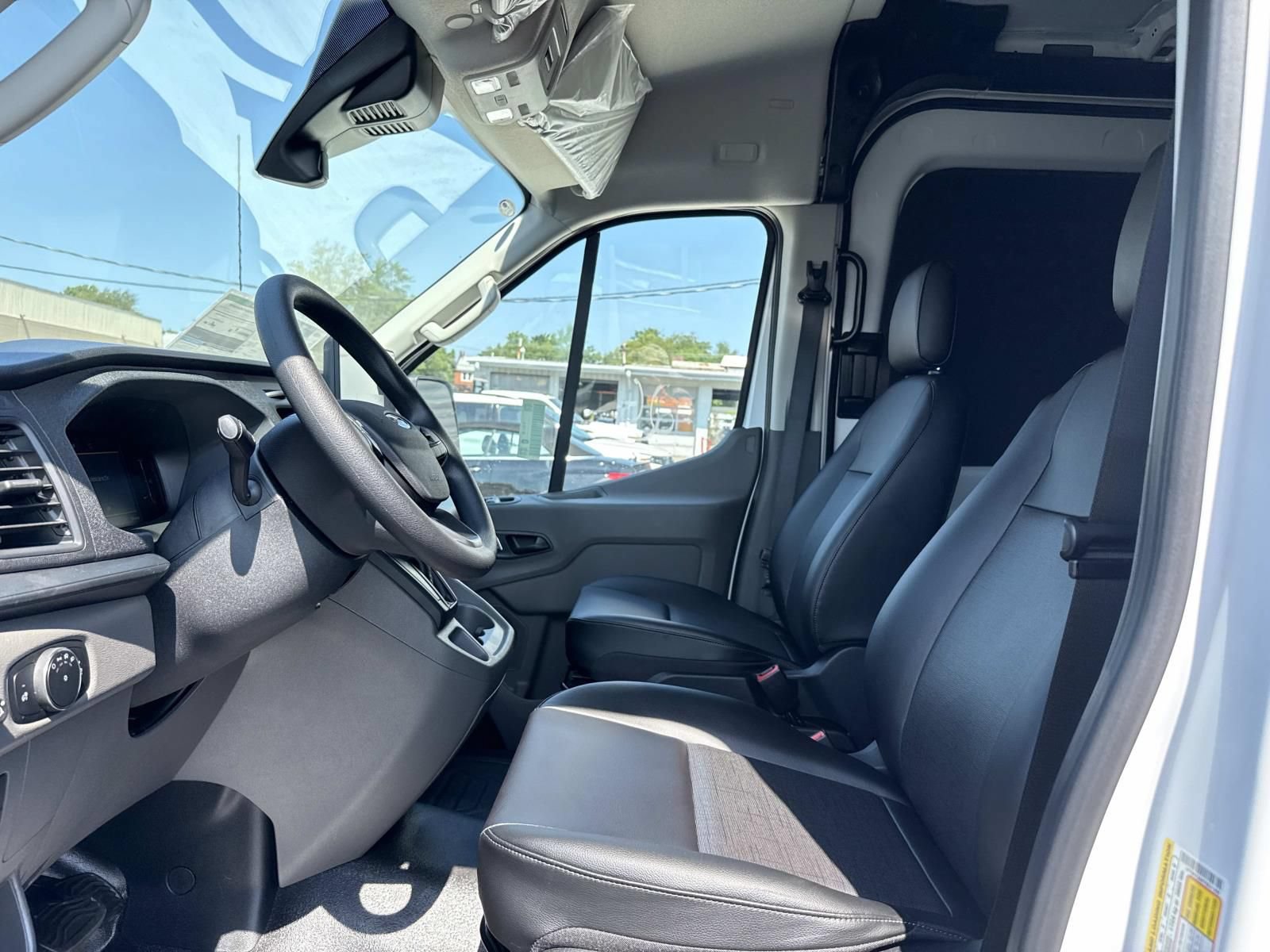 New 2026 Ford Transit 250 148 Medium Roof w/ Load Area Protection Package RWD image 10