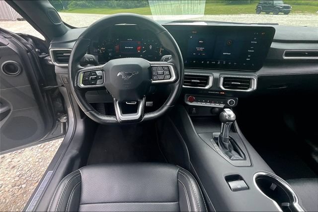 Used 2025 Ford Mustang Premium RWD image 5