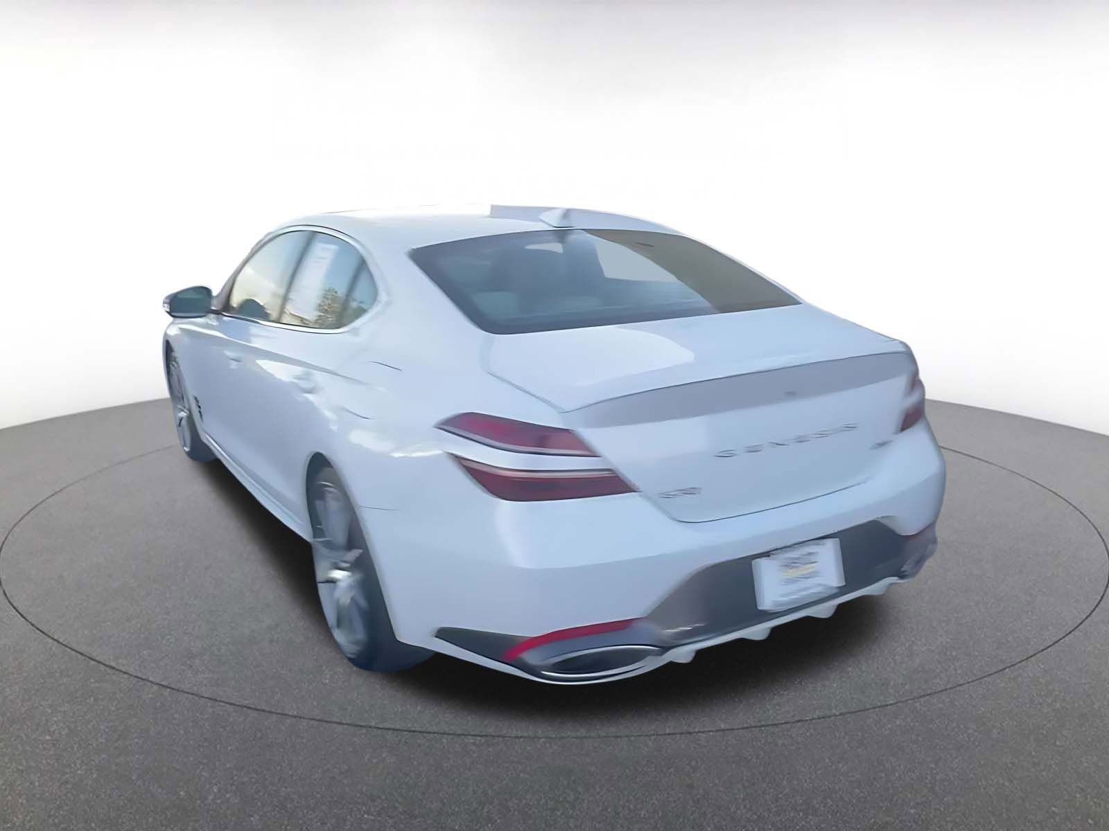 Used 2025 Genesis G70 2.5T image 11