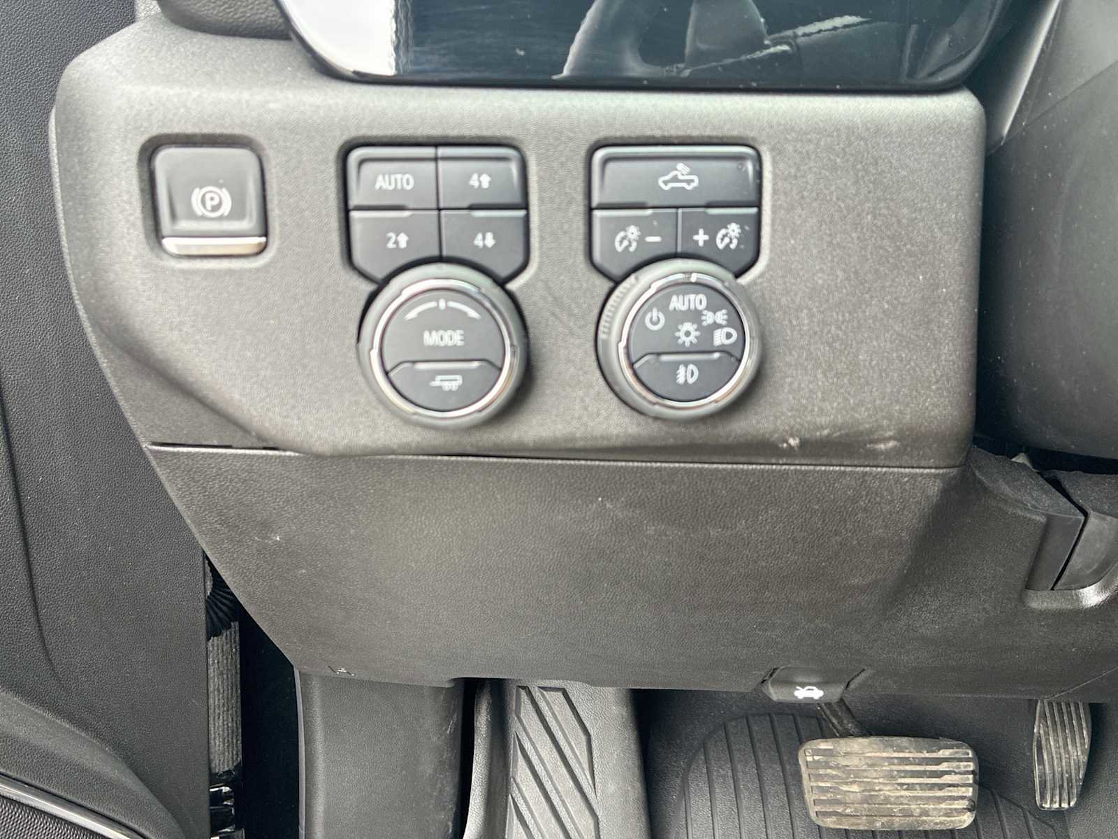 Used 2024 Chevrolet Silverado 1500 RST image 18