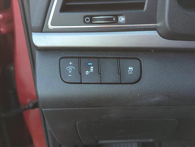 Used 2017 Hyundai Elantra Value Edition image 12