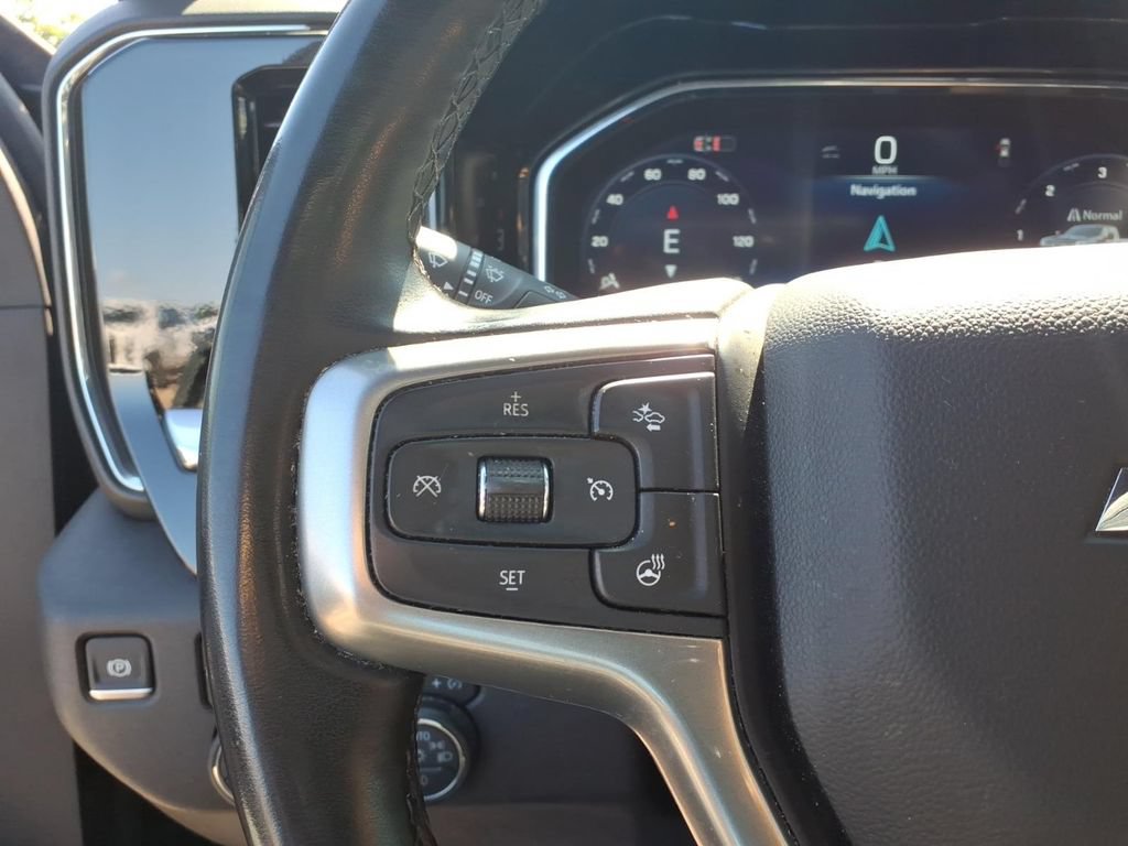Used 2025 Chevrolet Silverado 2500 LTZ w/ LTZ Convenience Package AWD/4WD image 13