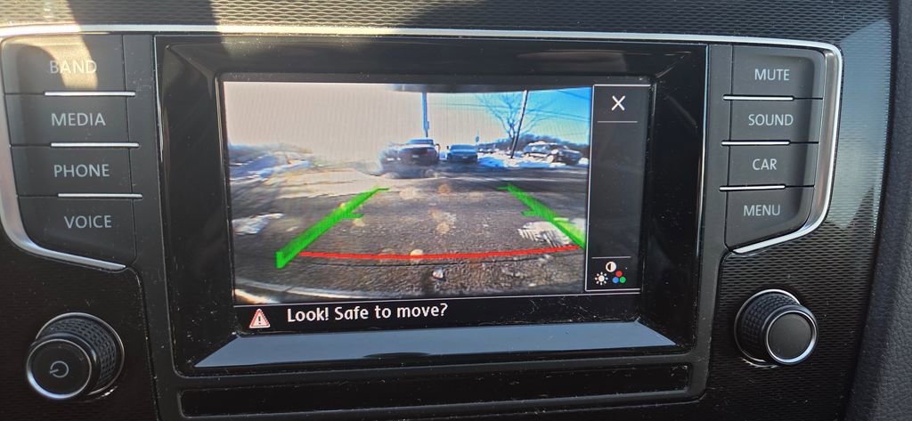 Used 2015 Volkswagen GTI SE image 19