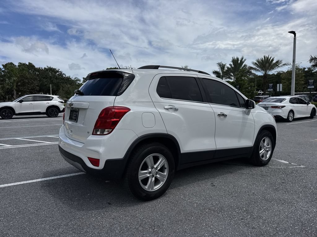 Used 2019 Chevrolet Trax LT w/ LT Convenience Package FWD image 24