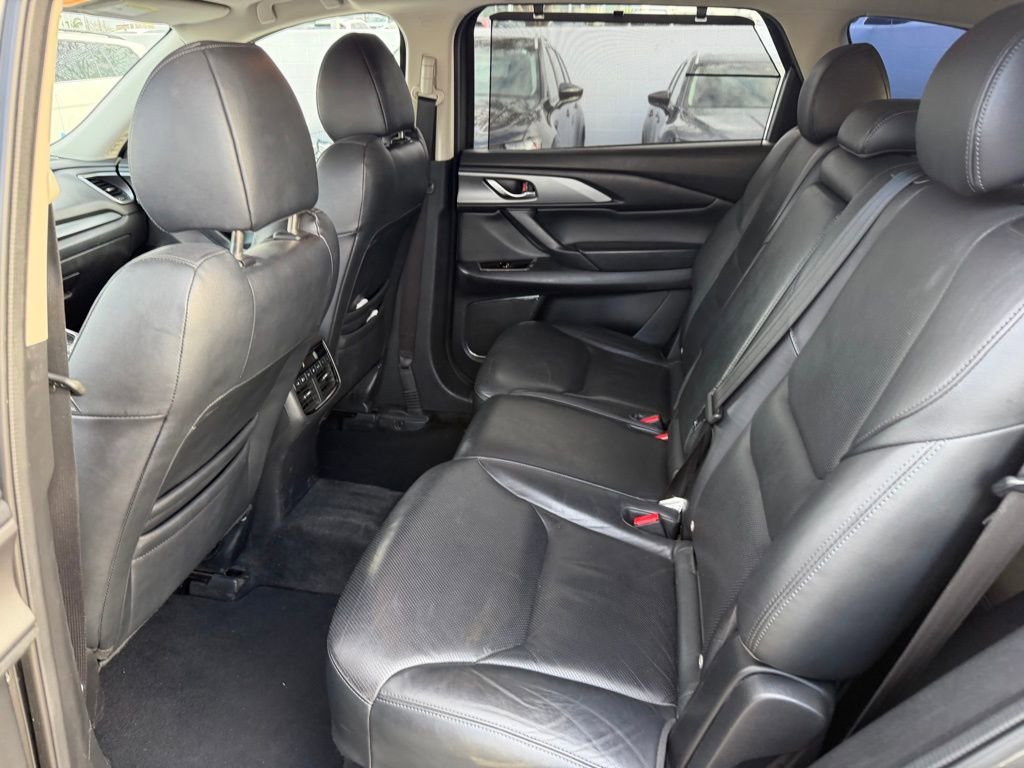 Used 2018 MAZDA CX-9 Touring w/ Touring Premium Package FWD image 5