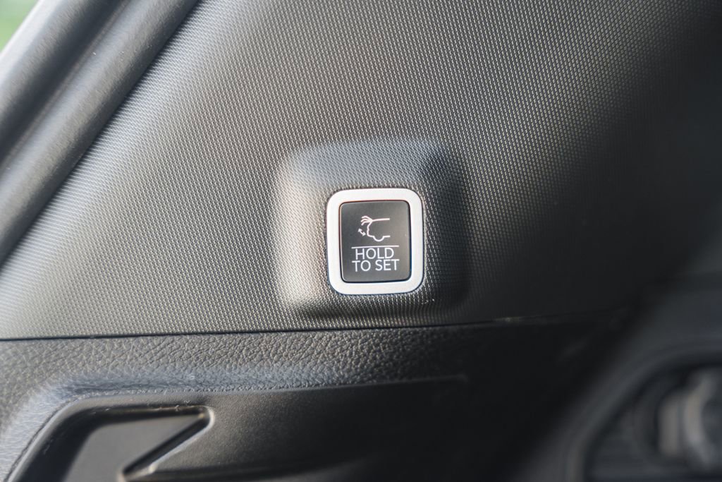 New 2025 Jeep Grand Cherokee Laredo X w/ Luxury Tech Group I image 11