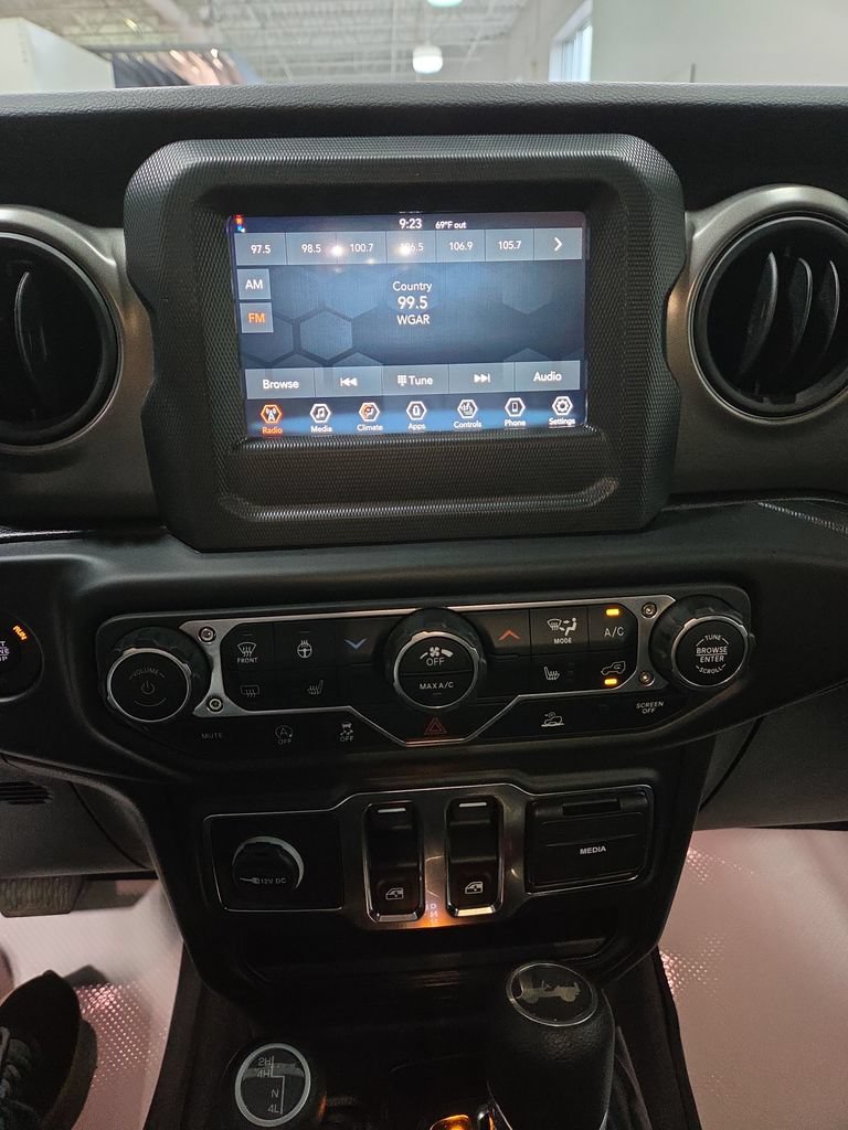 Used 2023 Jeep Wrangler Sport AWD/4WD image 29