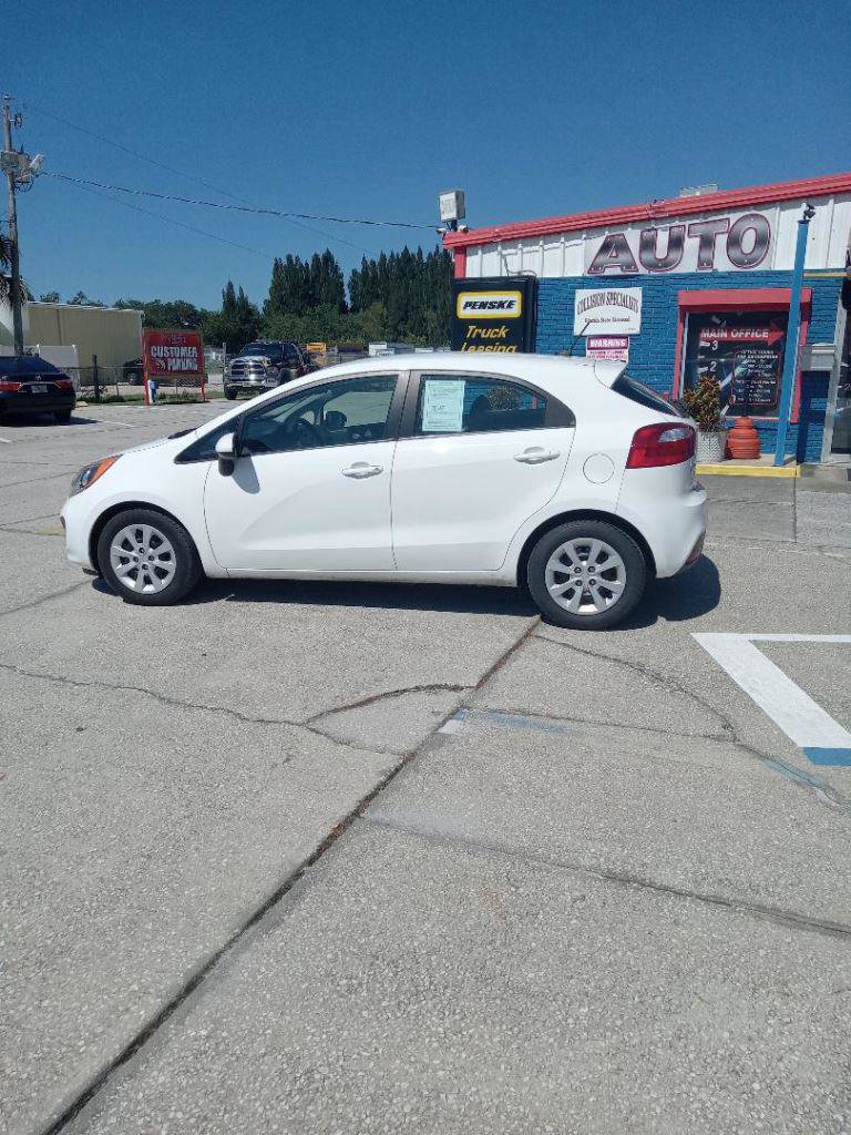 Used 2015 Kia Rio LX w/ Power Package FWD image 4