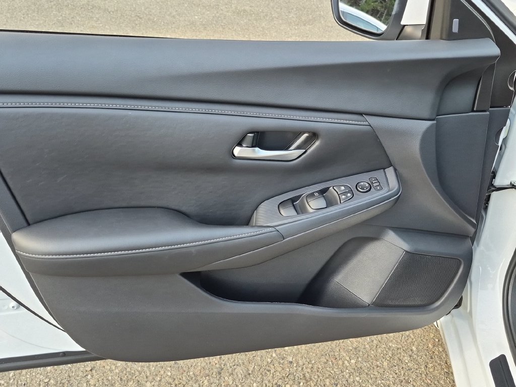 Used 2025 Nissan Sentra SV w/ All-Weather Package FWD image 11