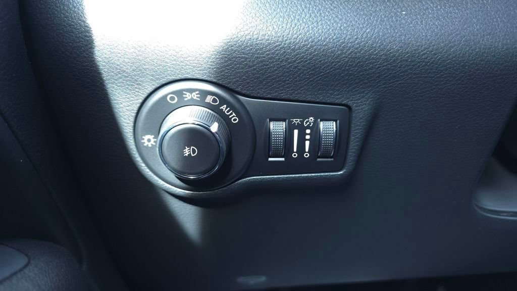 New 2026 Jeep Compass Latitude image 29