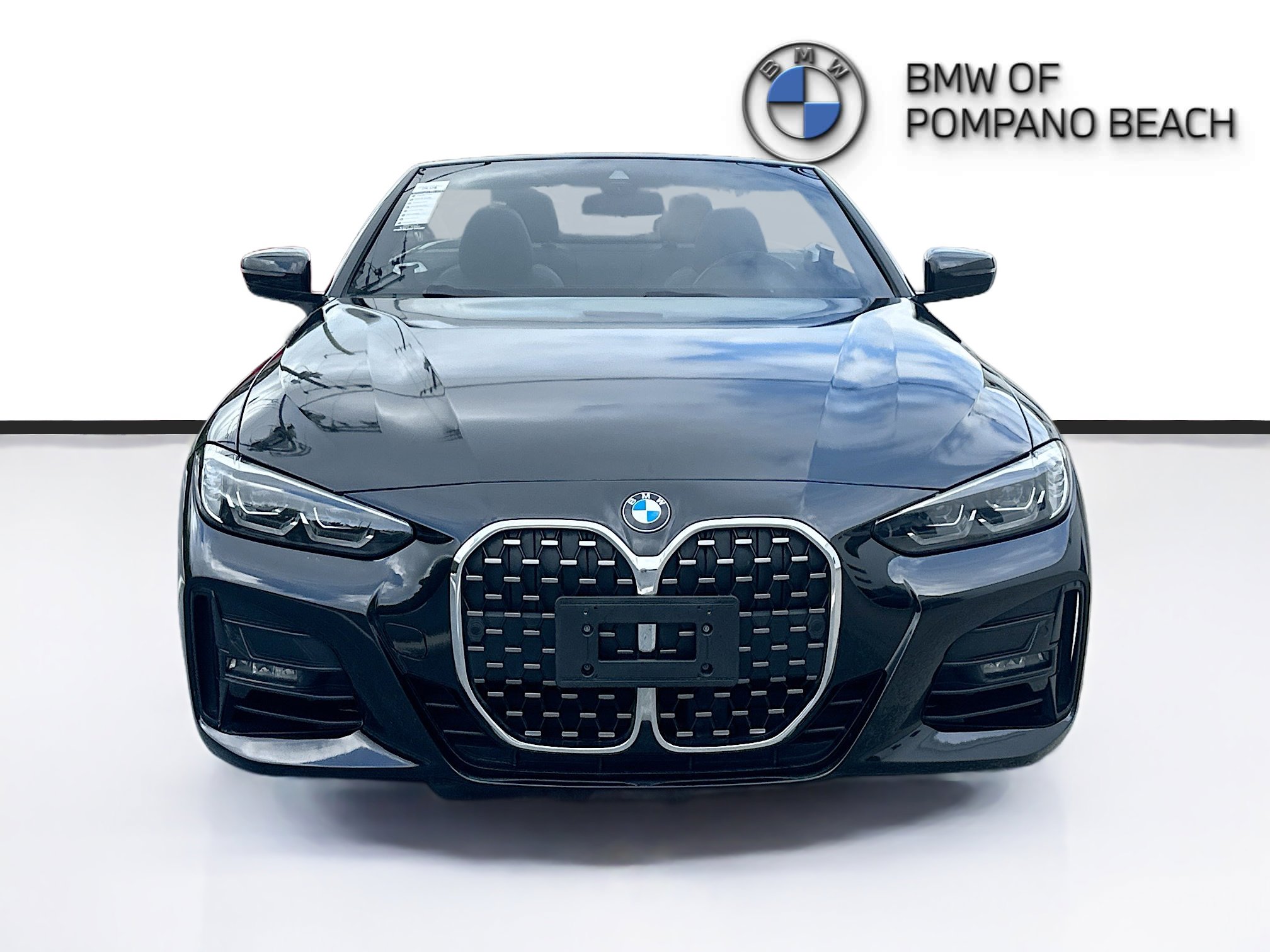 Used 2023 BMW 430i Convertible w/ M Sport Package RWD image 2