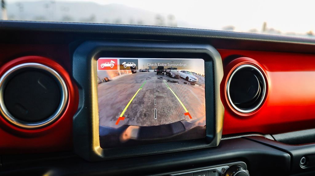 Used 2022 Jeep Wrangler Unlimited Rubicon w/ LED Lighting Group image 25