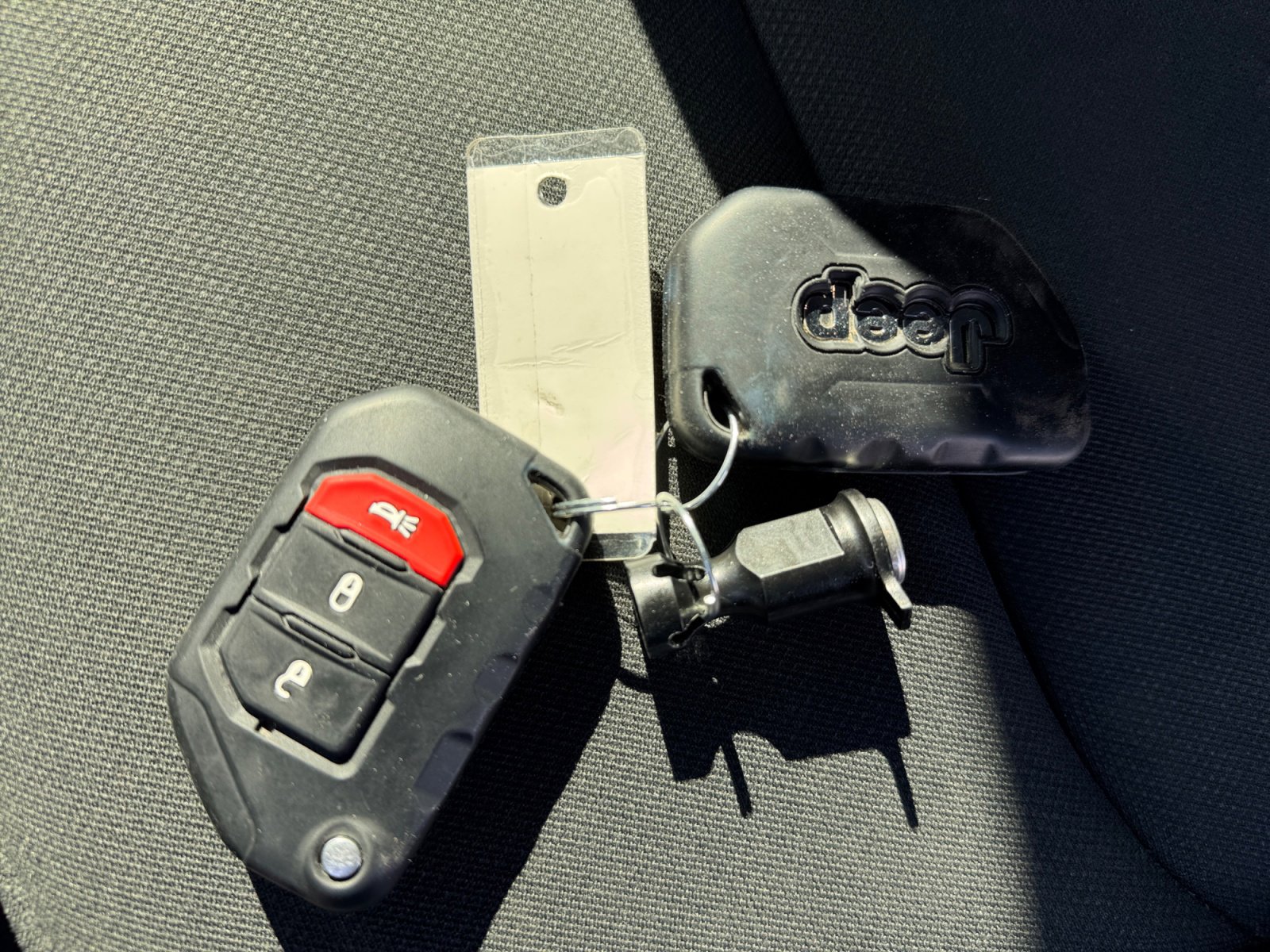 Used 2020 Jeep Wrangler Unlimited Sahara image 31