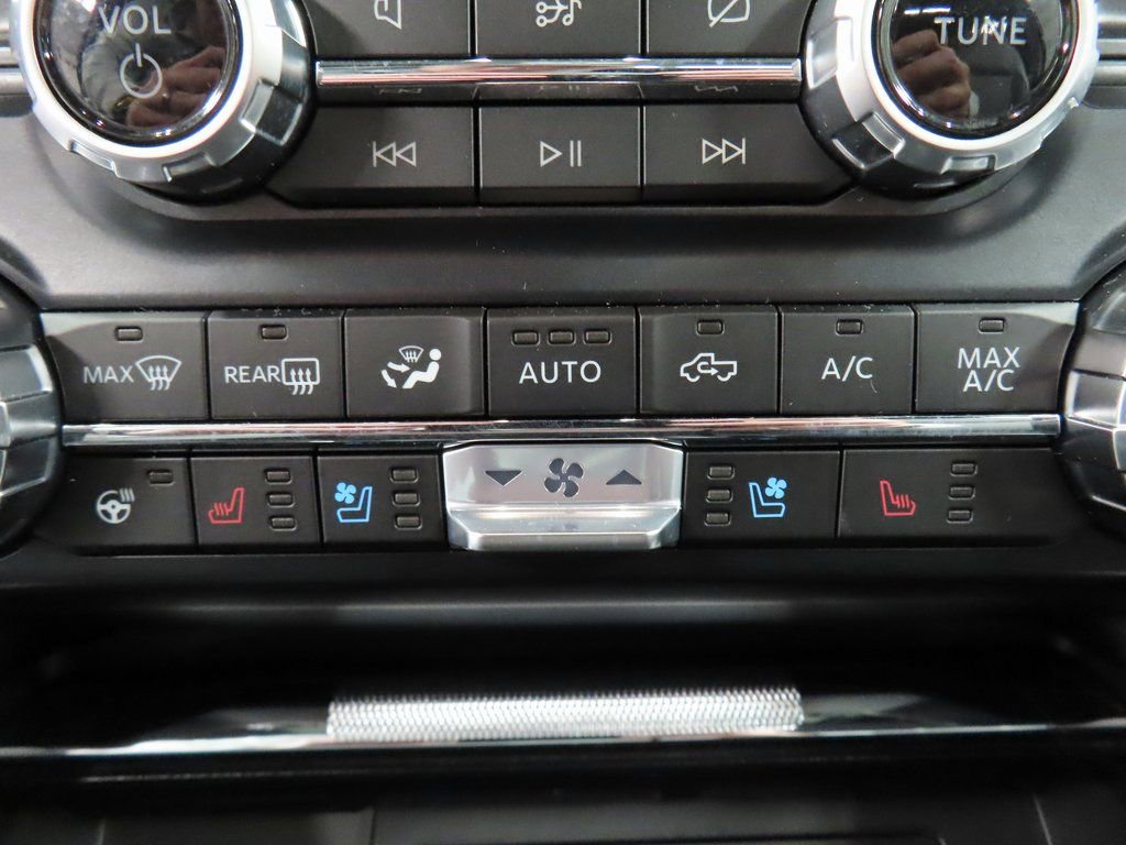 Used 2023 Ford F150 Lariat w/ Equipment Group 502A High image 59