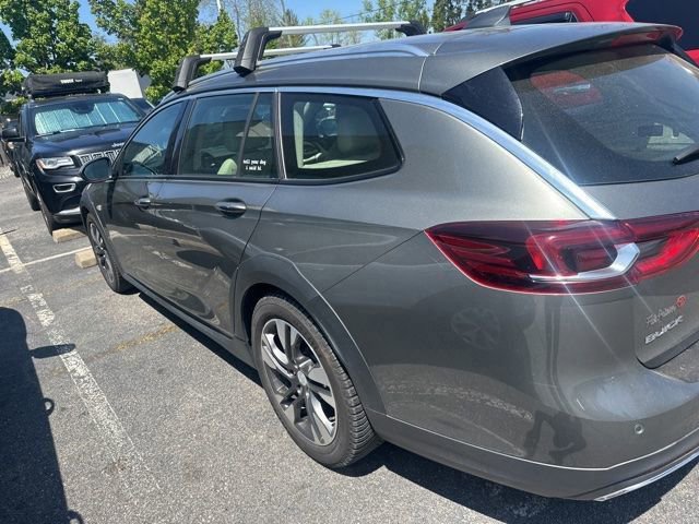 Used 2018 Buick Regal Essence w/ Driver Confidence Package #1
