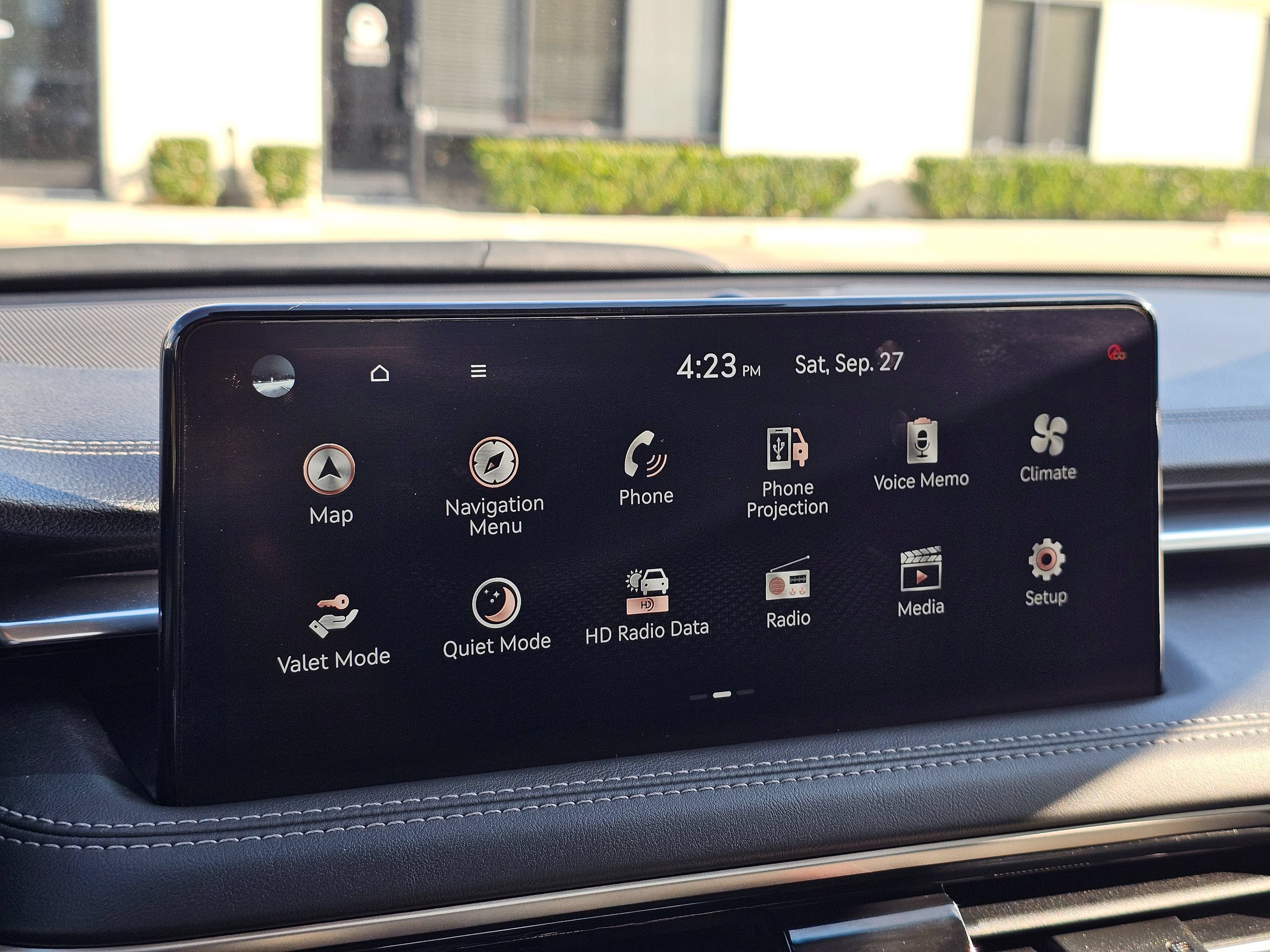 Used 2025 Genesis G70 2.5T RWD image 39