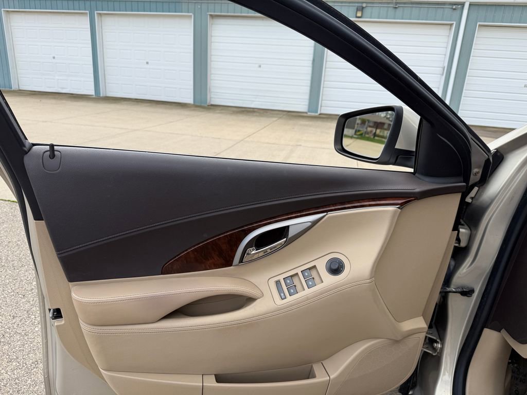 Used 2010 Buick LaCrosse CXL FWD image 12