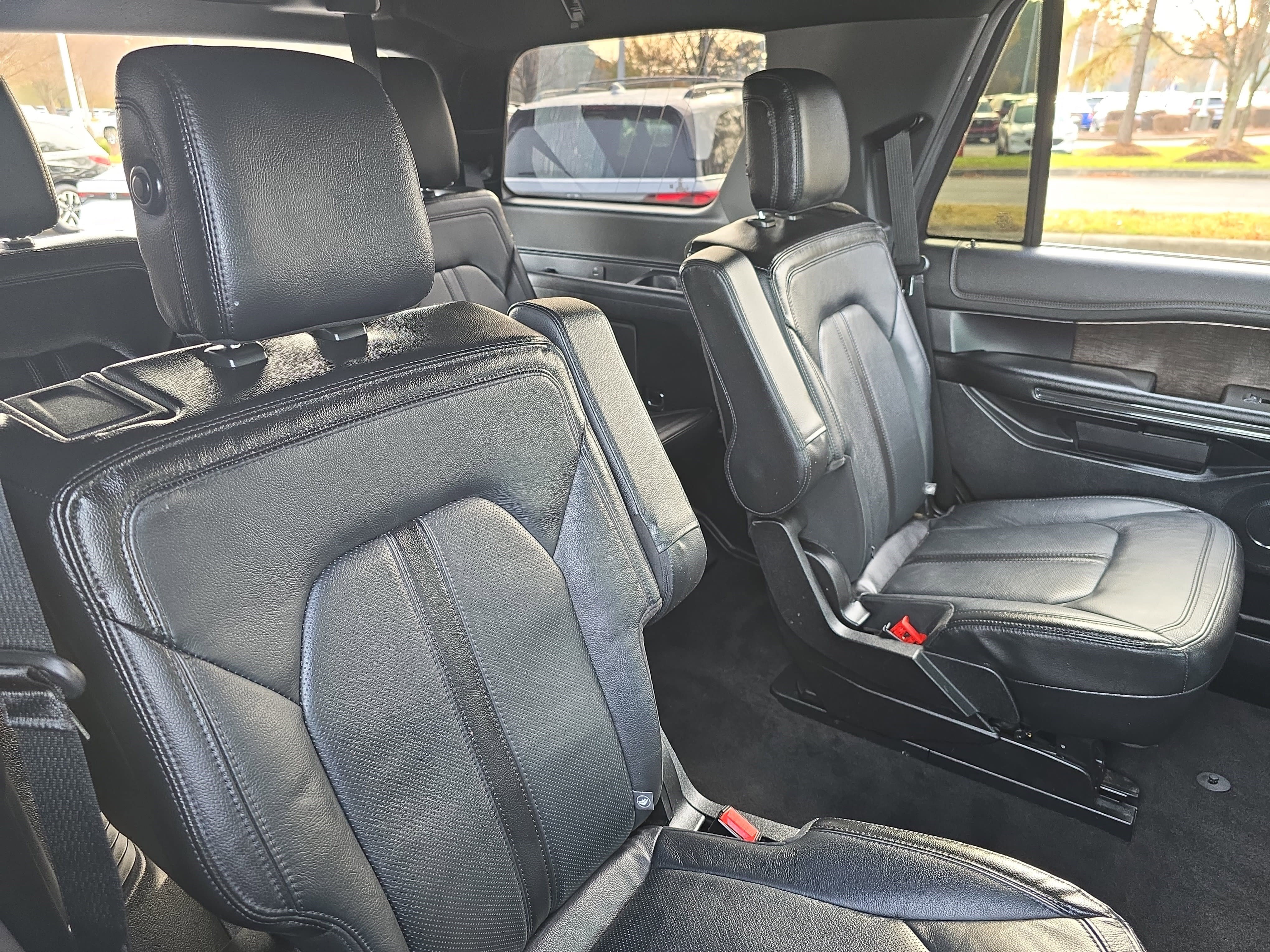 Used 2019 Ford Expedition Limited w/ Equipment Group 301A image 12