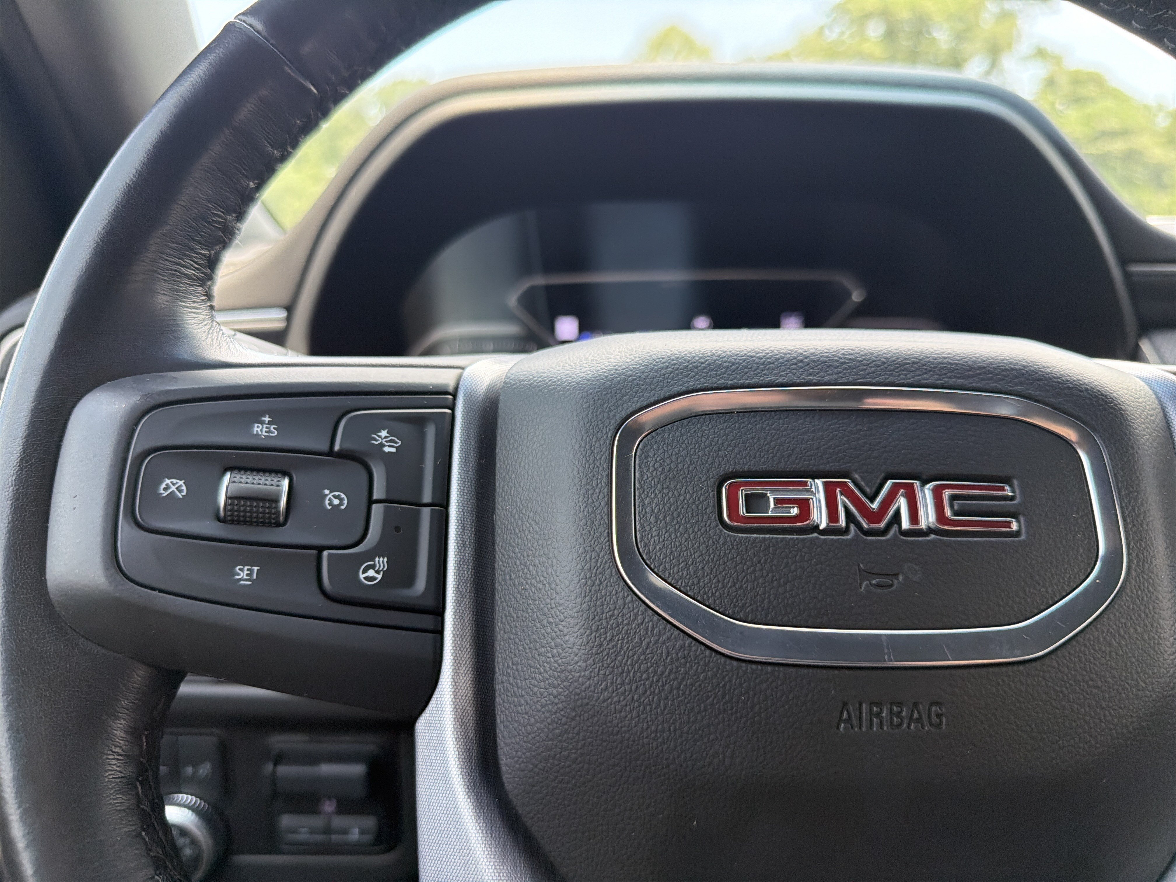 Certified 2021 GMC Yukon XL SLT w/ SLT Luxury Plus Package AWD/4WD image 29