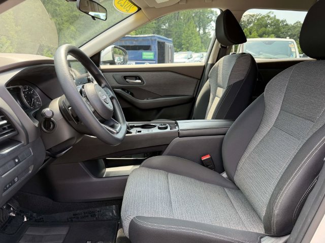 Used 2023 Nissan Rogue SV AWD/4WD image 16