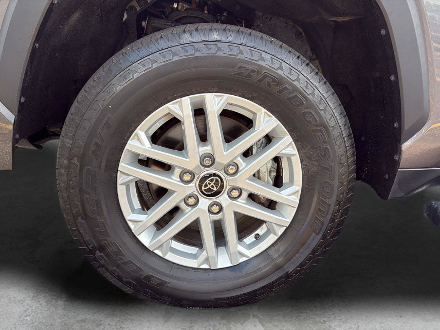 Used 2022 Toyota Tundra SR5 w/ SR5 Convenience Package AWD/4WD image 21