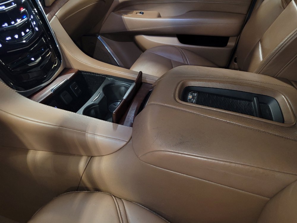 Used 2017 Cadillac Escalade ESV Platinum RWD image 26