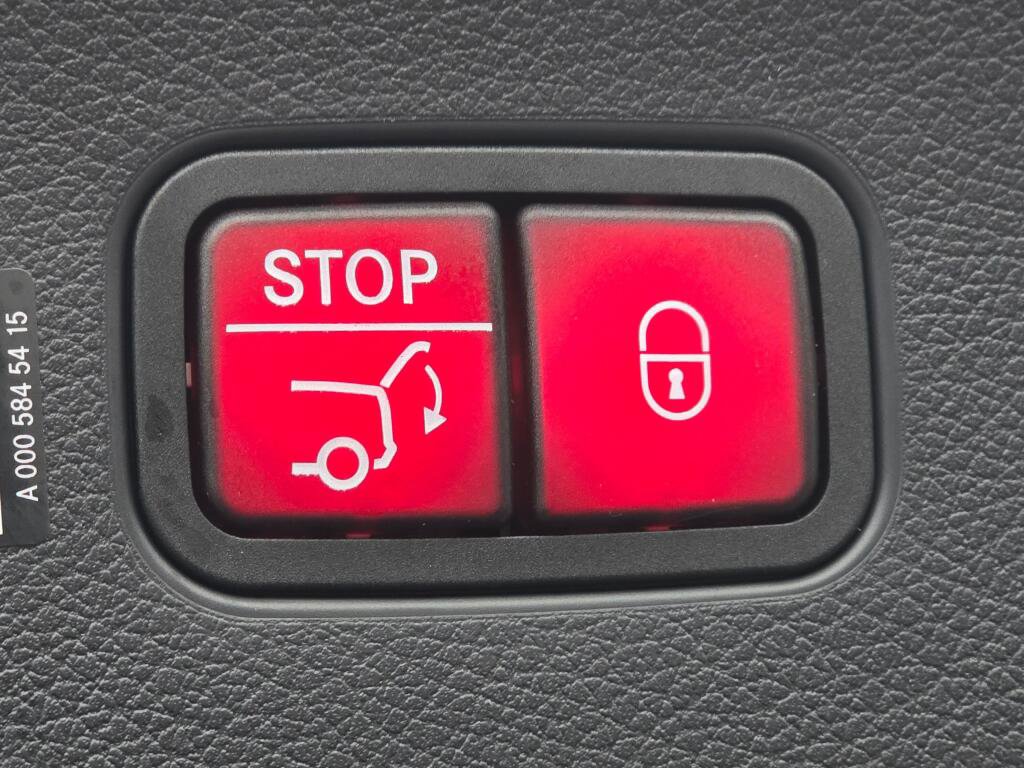 New 2026 Mercedes-Benz GLC 300 4MATIC image 23