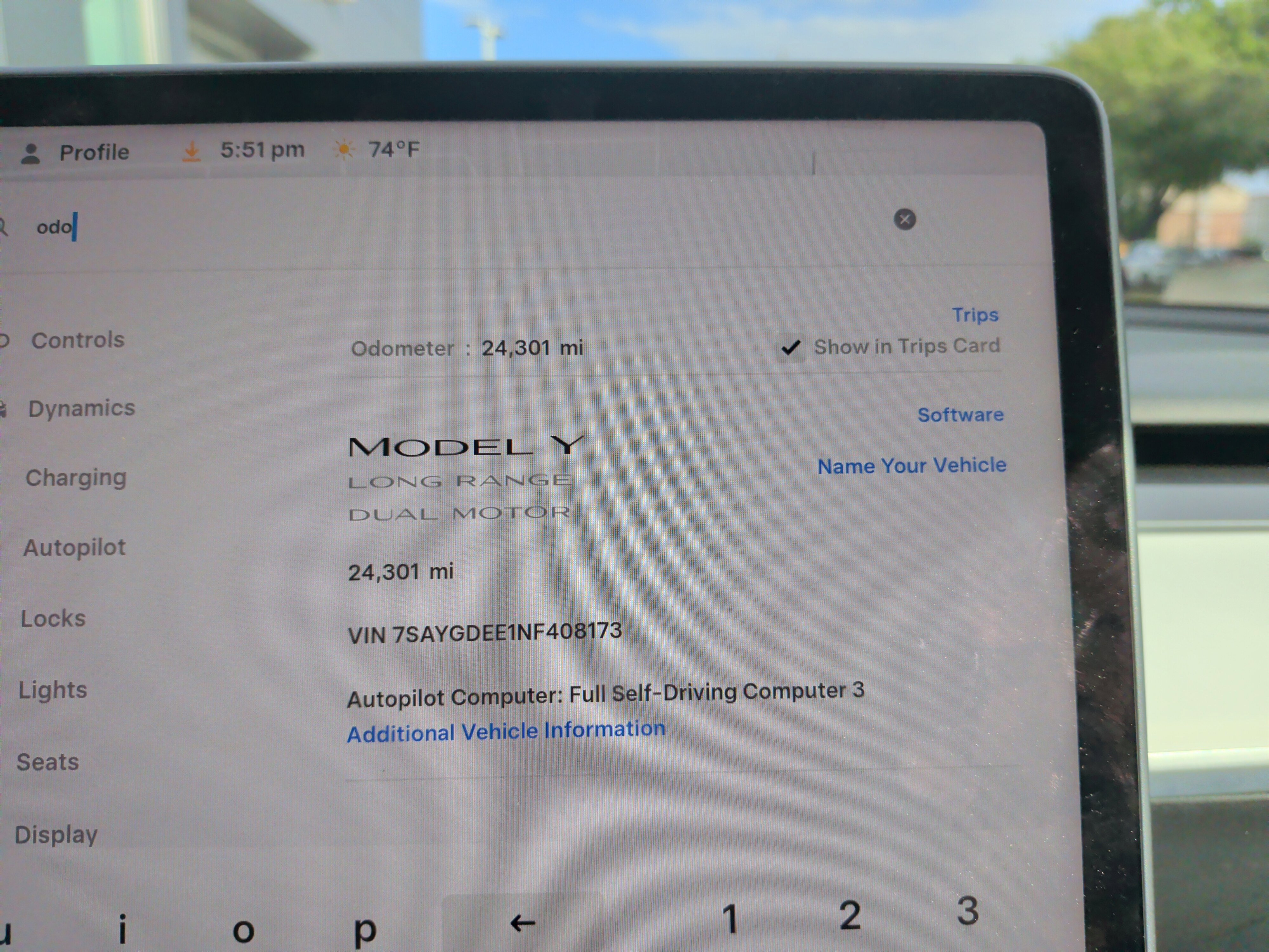 Used 2022 Tesla Model Y Long Range image 17