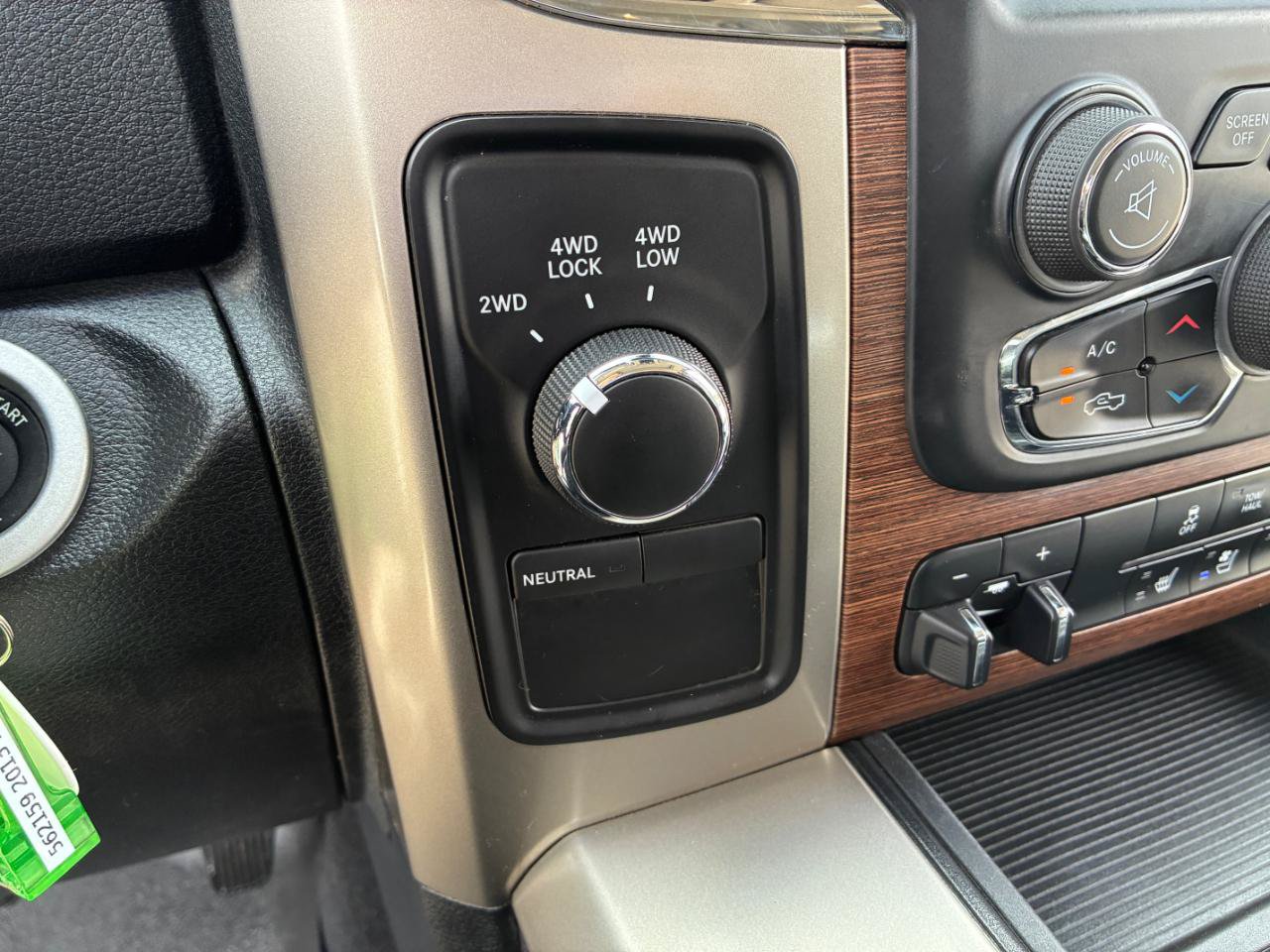 Used 2013 RAM 2500 Laramie AWD/4WD image 28