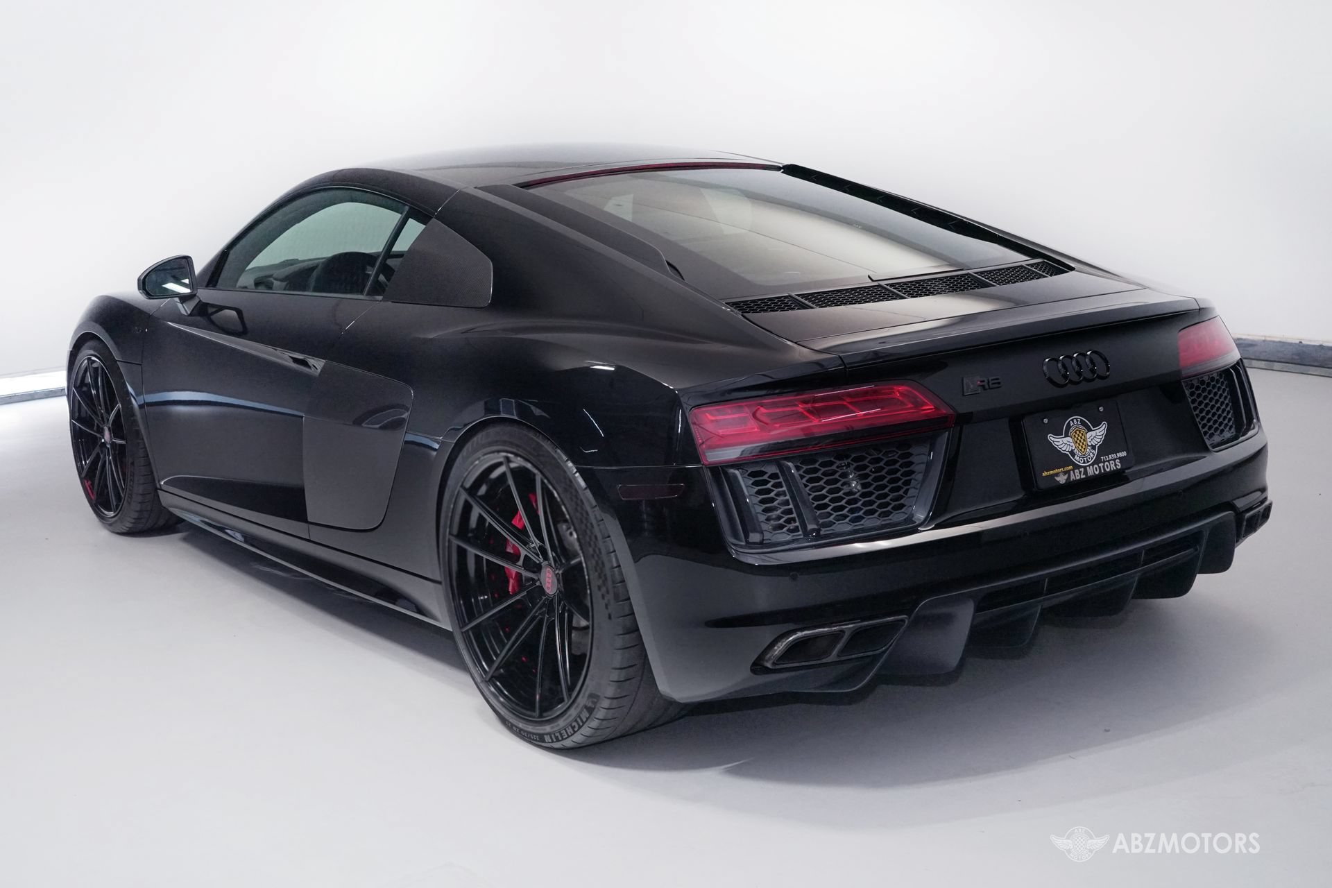 Used 2017 Audi R8 V10 AWD/4WD image 6
